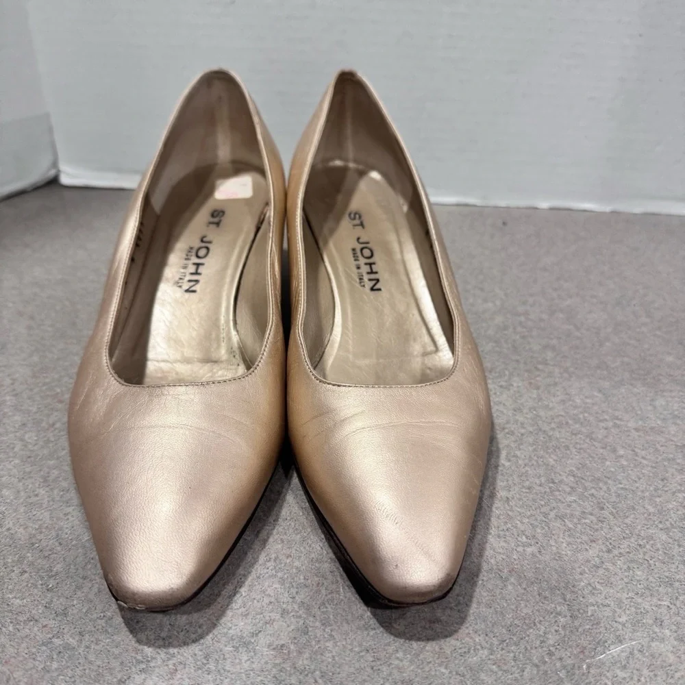 St. John Metallic Gold Vintage Leather Block Heel Pumps Size 9B